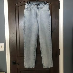 Light Wash High Waisted Mom Jeans